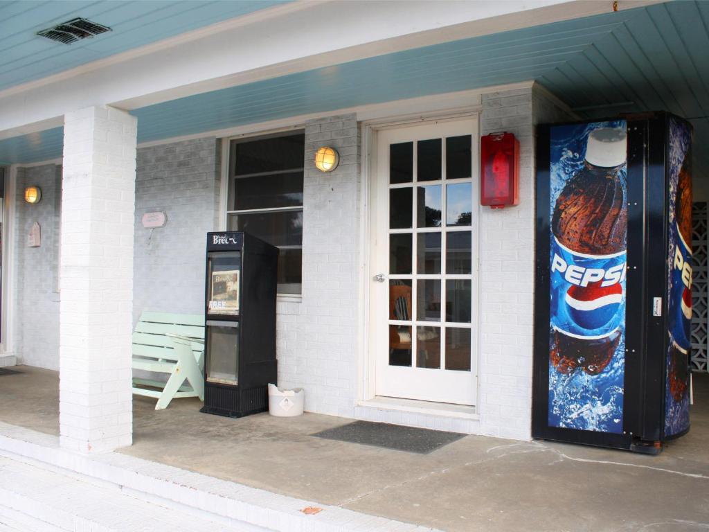 Falcon Motel Buxton Zewnętrze zdjęcie